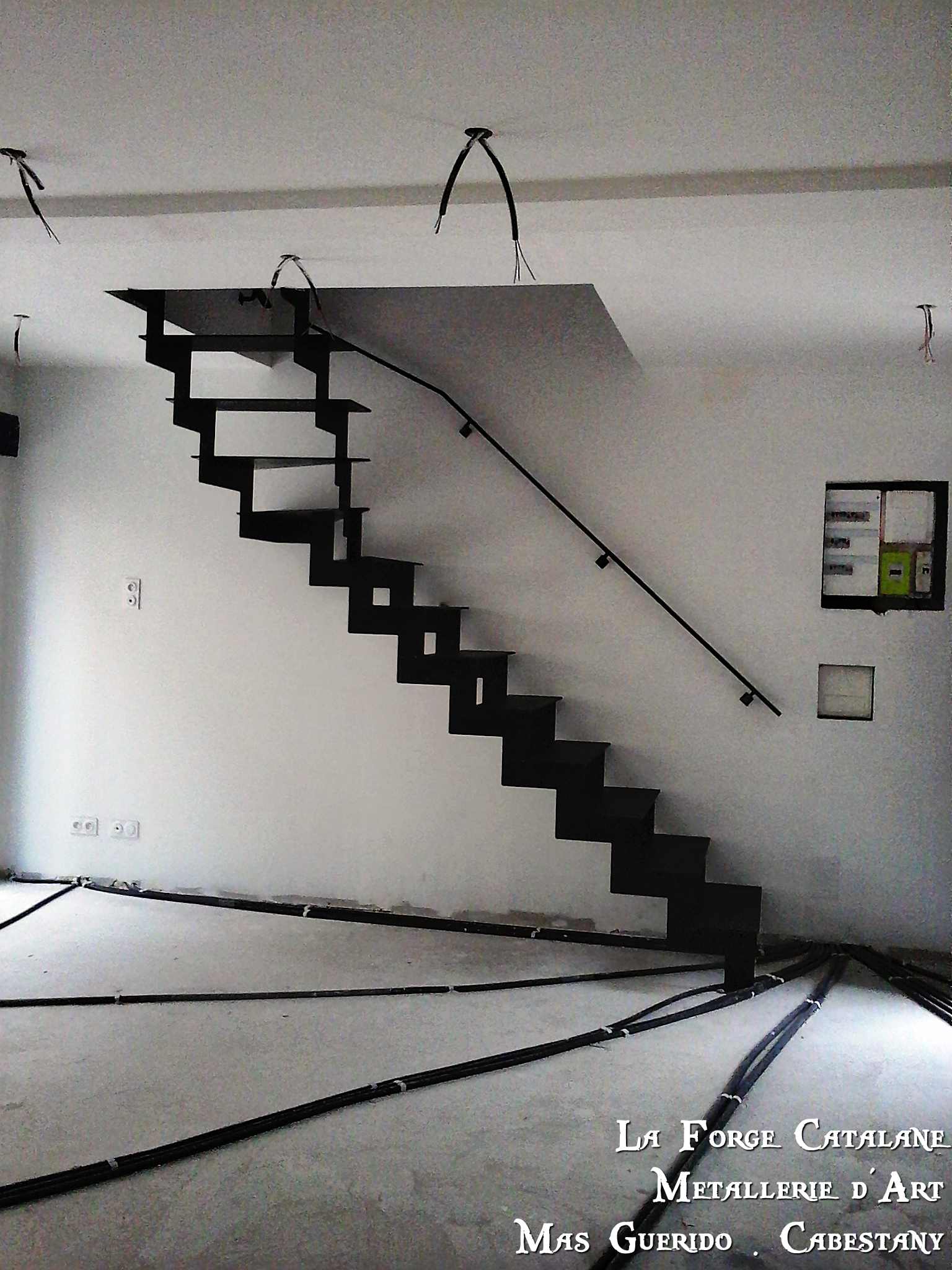 escalier double limon cremaillere marches fer quart tournant forge catalane.jpg